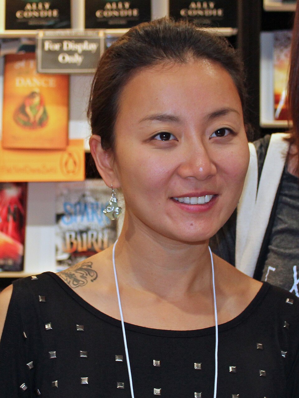 Marie Lu portréja