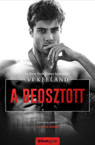 A beosztott – Vi Keeland borító