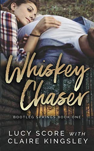 Whiskey kísérővel – Lucy Score borító